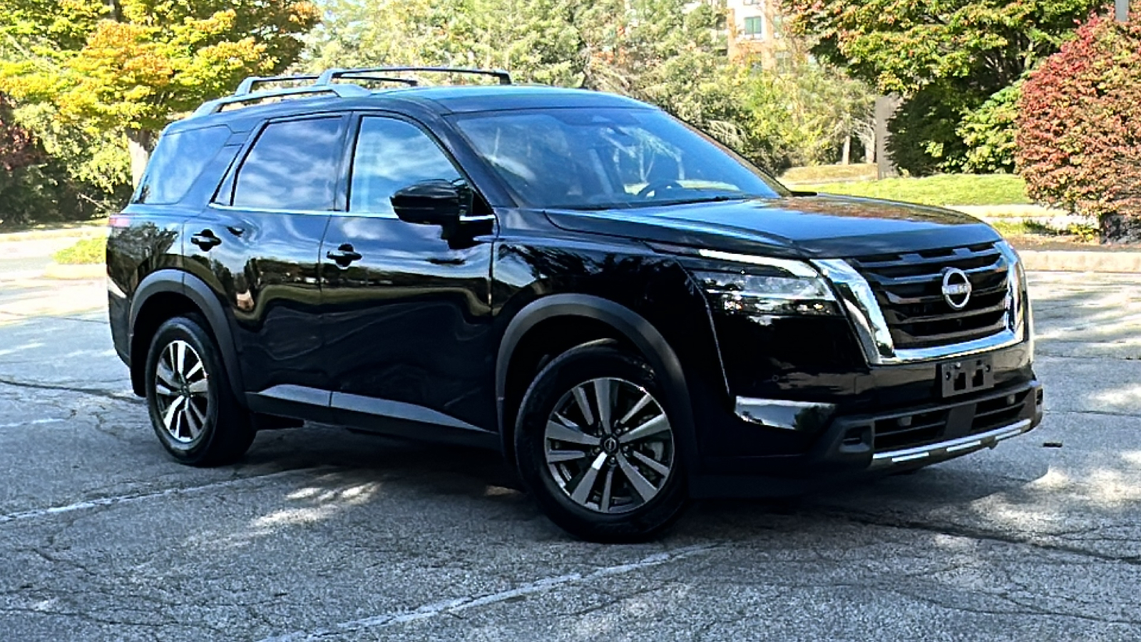 2024 Nissan Pathfinder SL 1