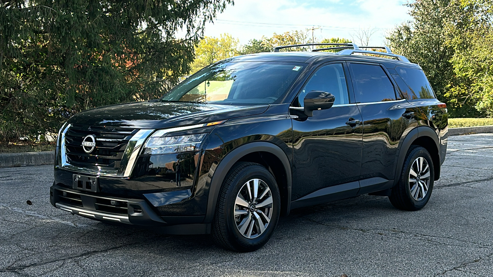 2024 Nissan Pathfinder SL 2