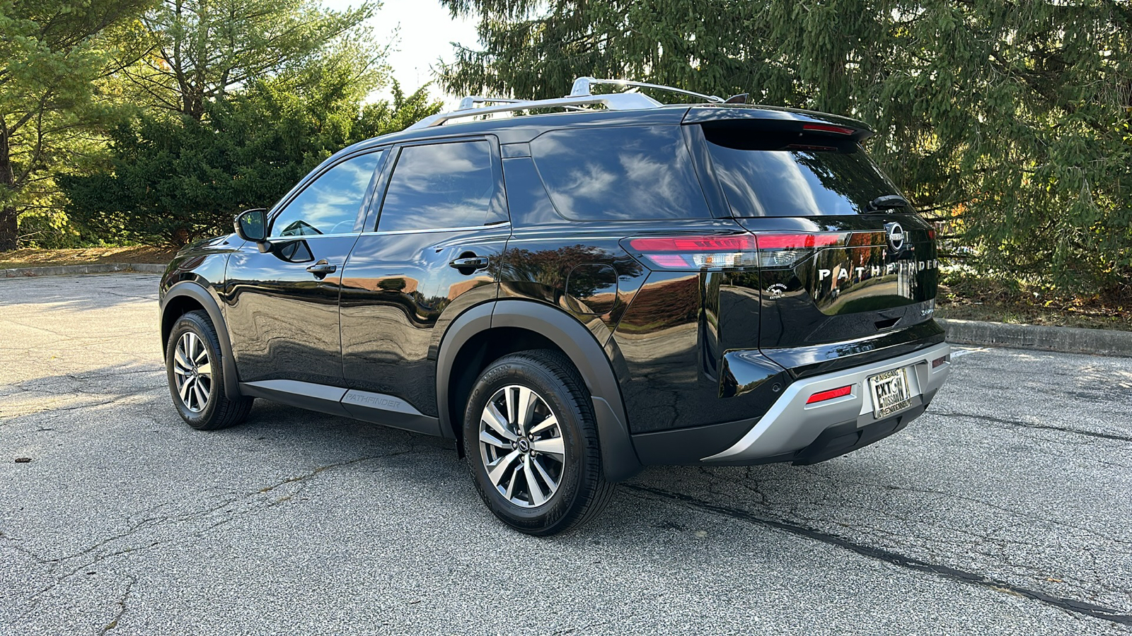 2024 Nissan Pathfinder SL 7