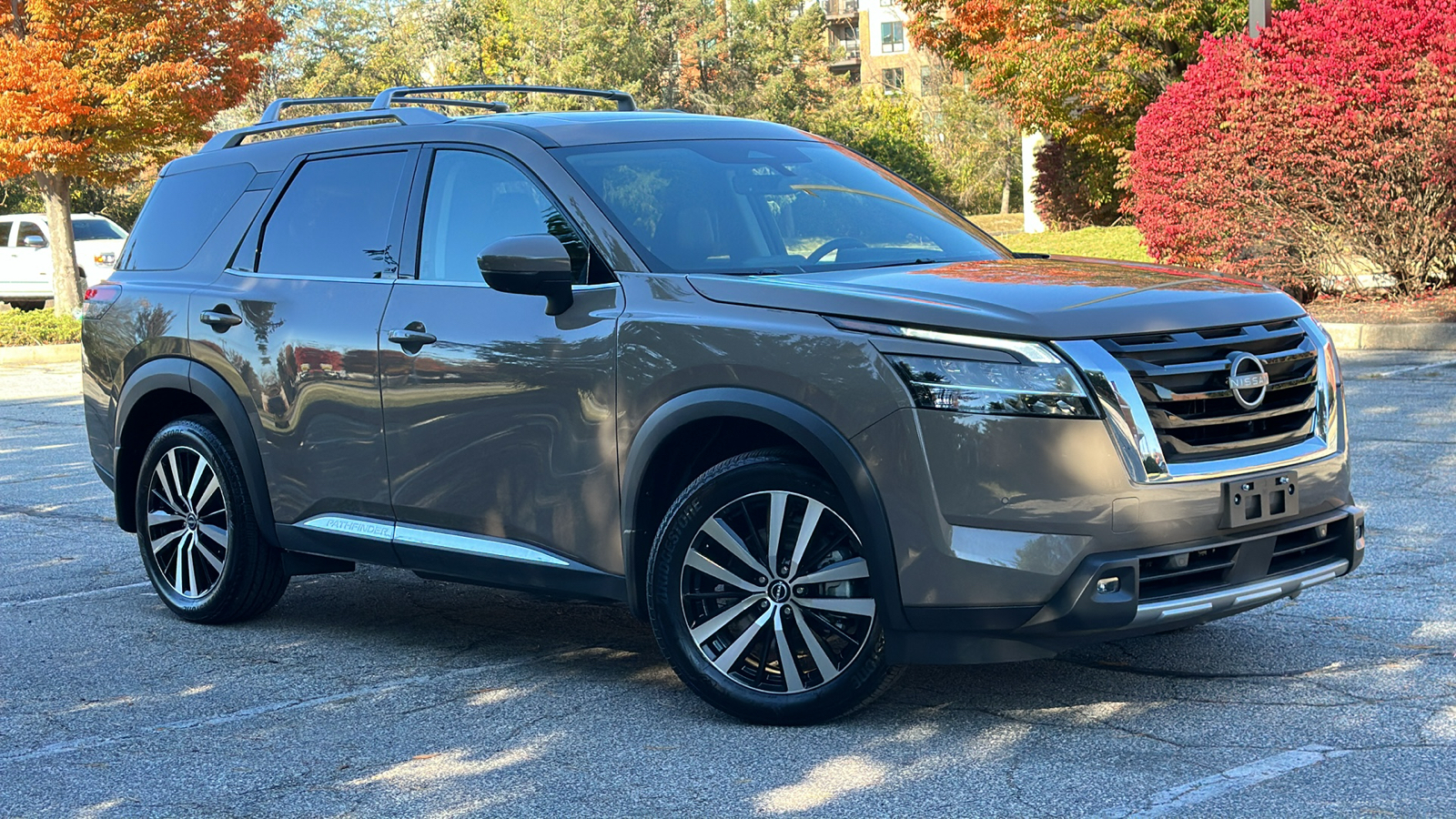 2024 Nissan Pathfinder Platinum 1