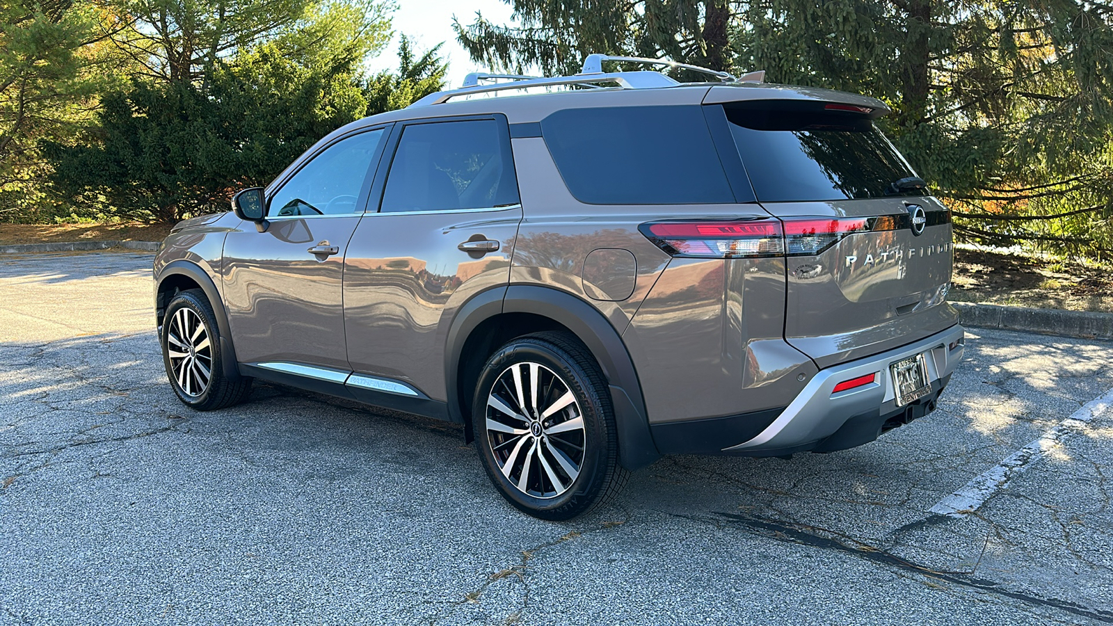 2024 Nissan Pathfinder Platinum 8