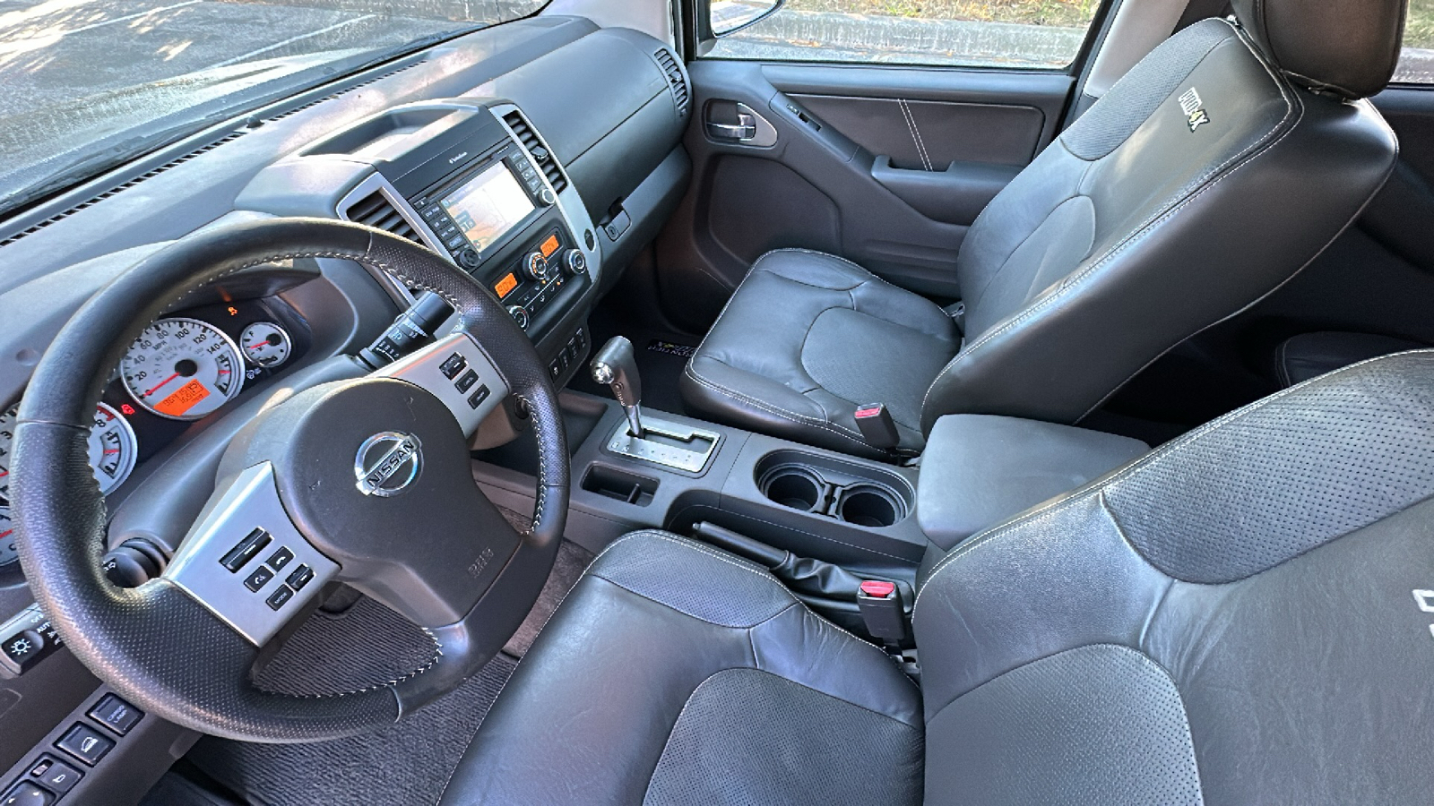 2015 Nissan Frontier PRO-4X 24