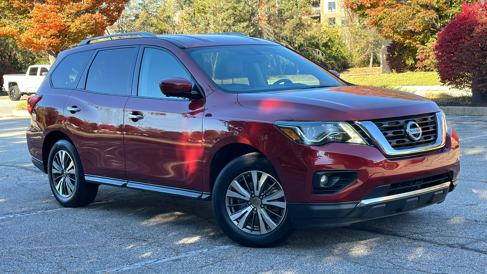 2017 Nissan Pathfinder SL 1