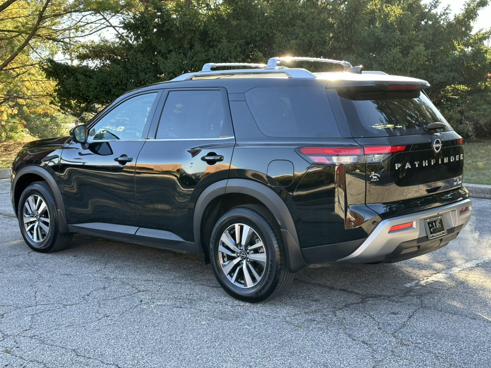 2023 Nissan Pathfinder SL 7