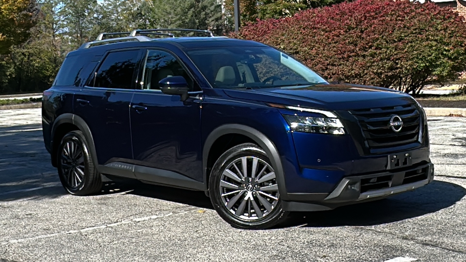 2023 Nissan Pathfinder SL 1