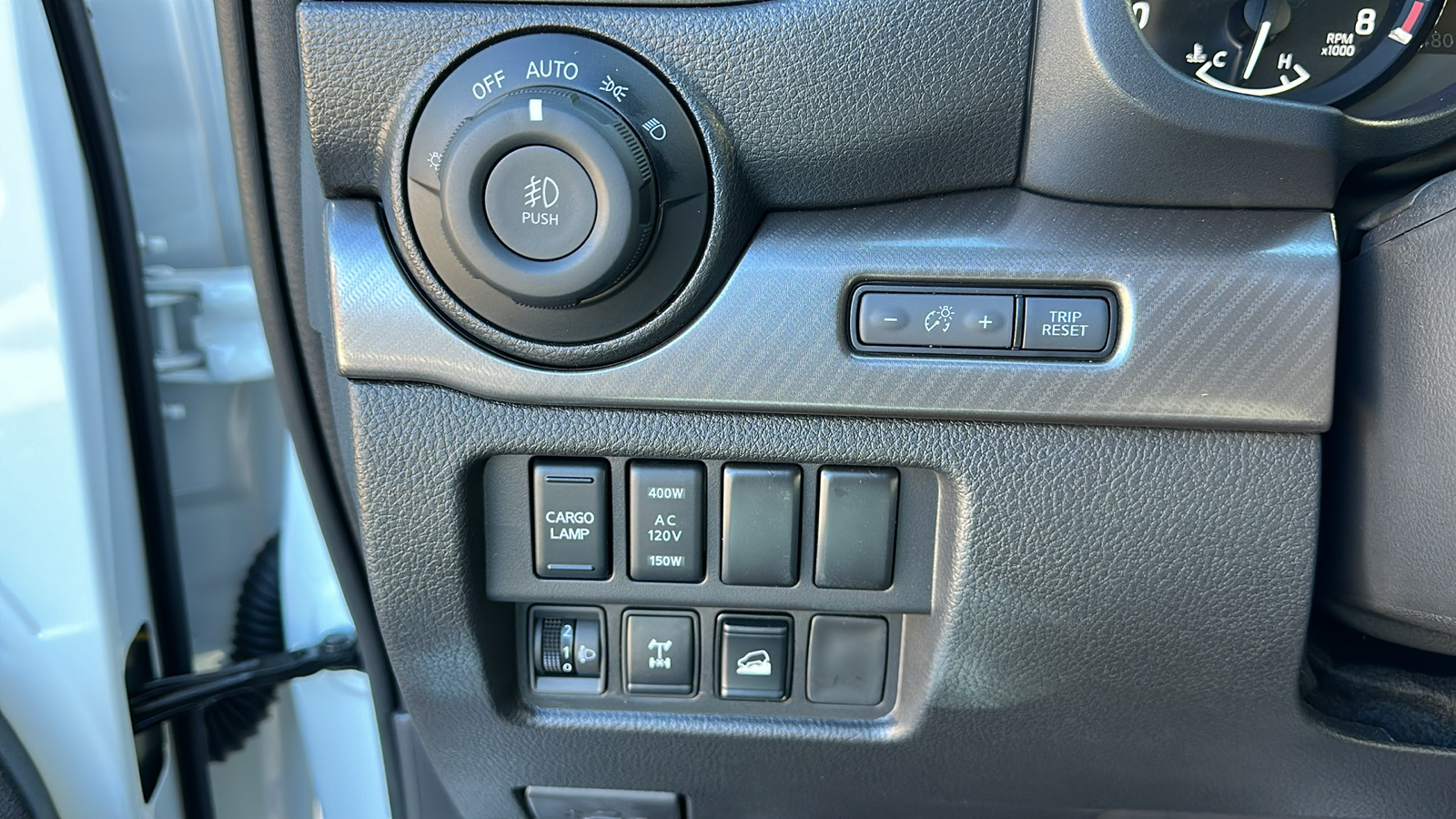 2024 Nissan Titan PRO-4X 16