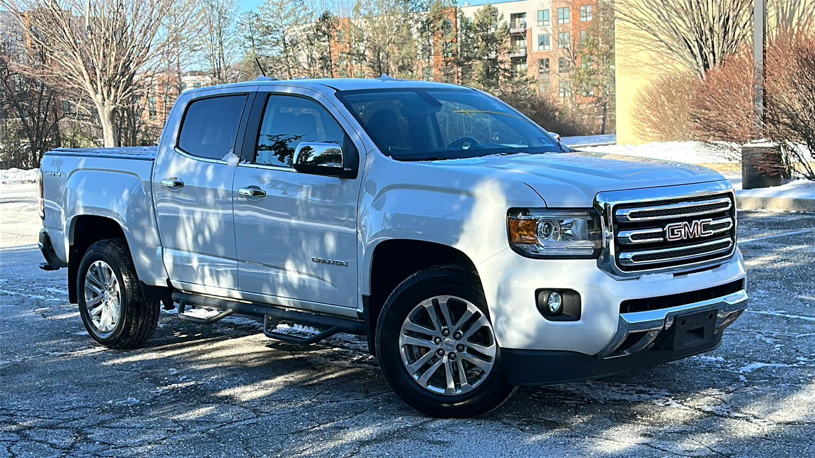 2019 GMC Canyon 4WD SLT 1