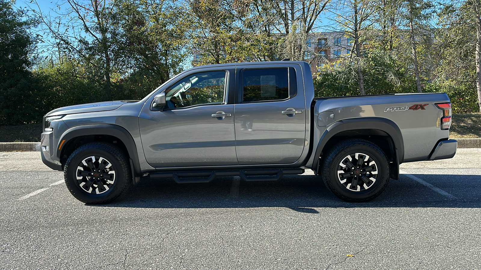 2023 Nissan Frontier PRO-4X 28