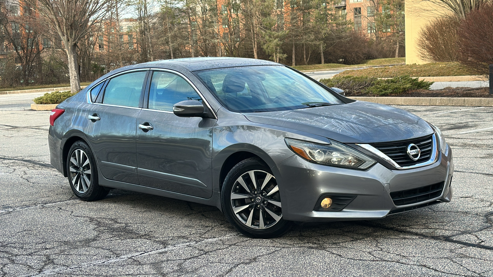 2016 Nissan Altima 2.5 SV 1