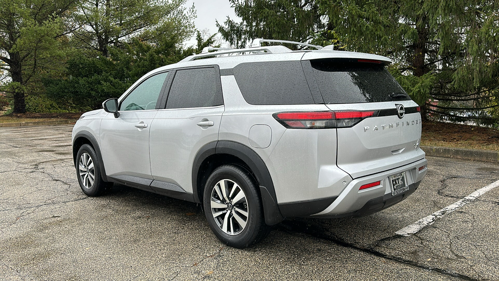 2023 Nissan Pathfinder SL 7