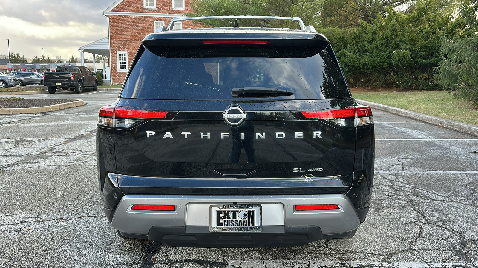 2023 Nissan Pathfinder SL 5