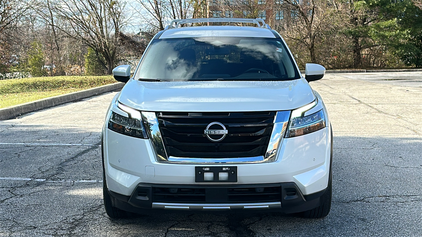 2023 Nissan Pathfinder SL 3