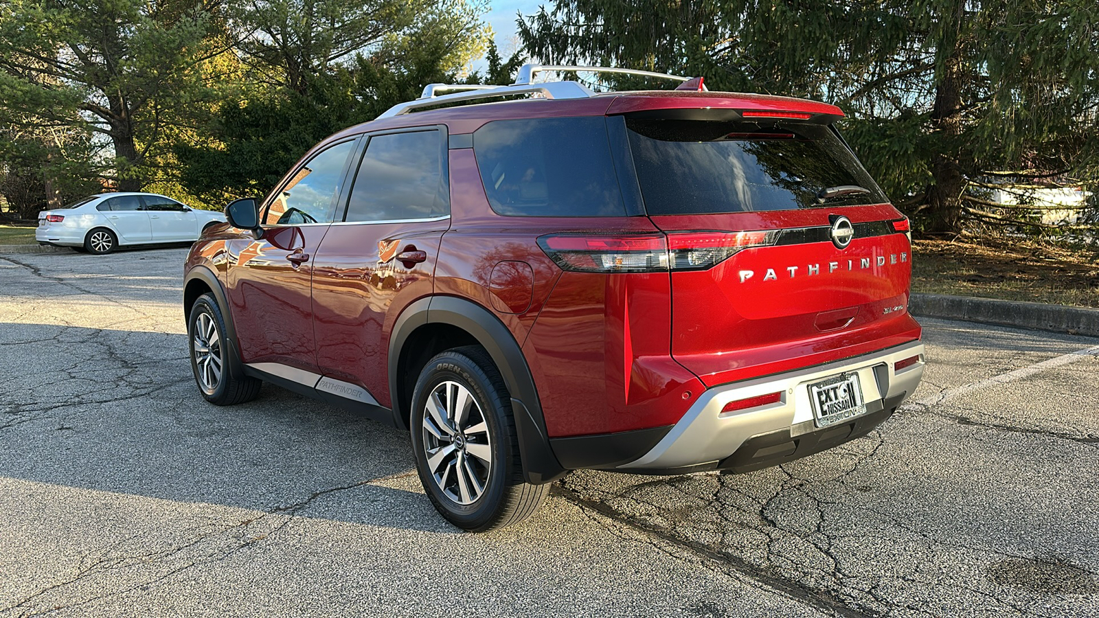 2023 Nissan Pathfinder SL 8