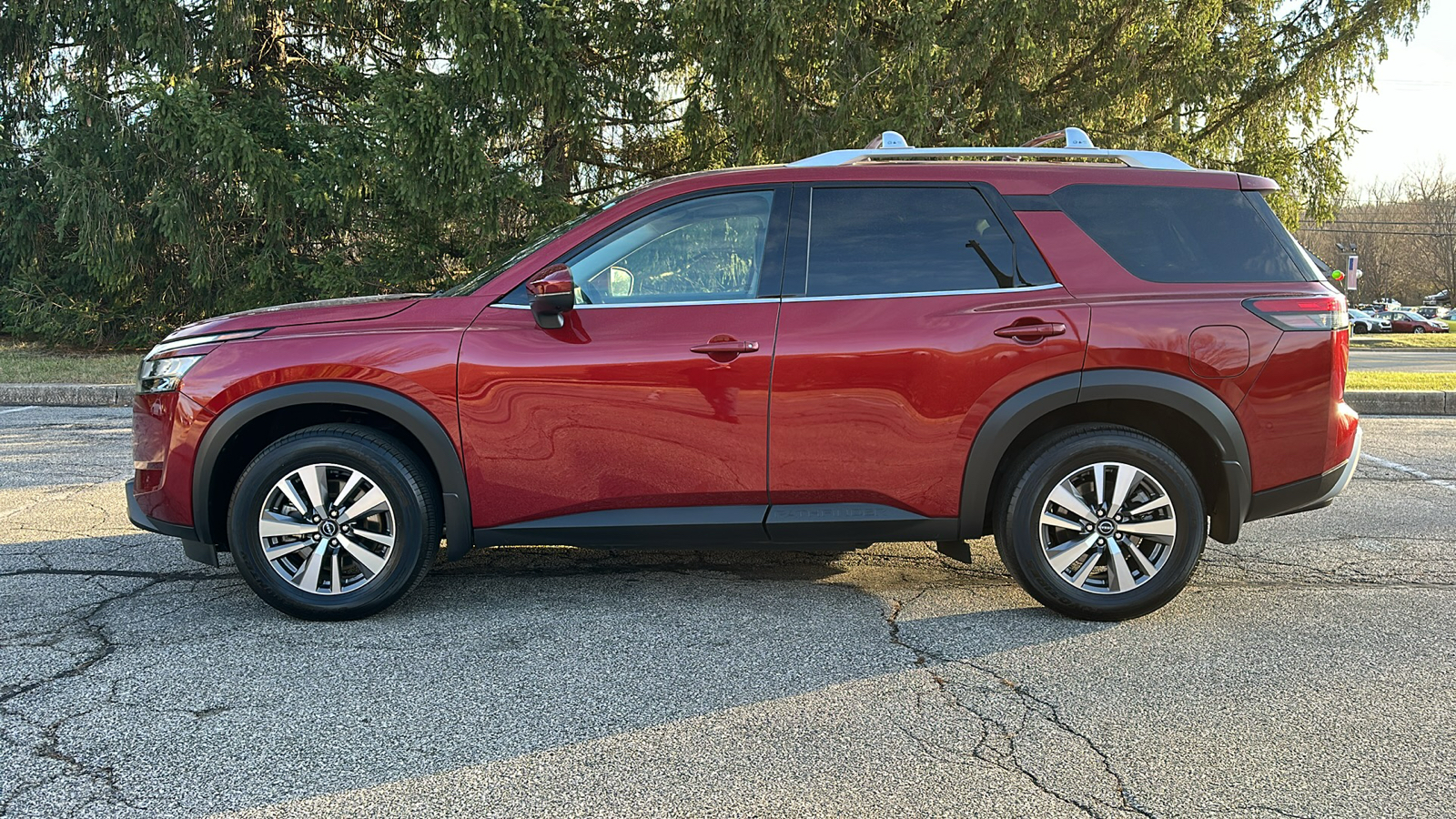 2023 Nissan Pathfinder SL 28