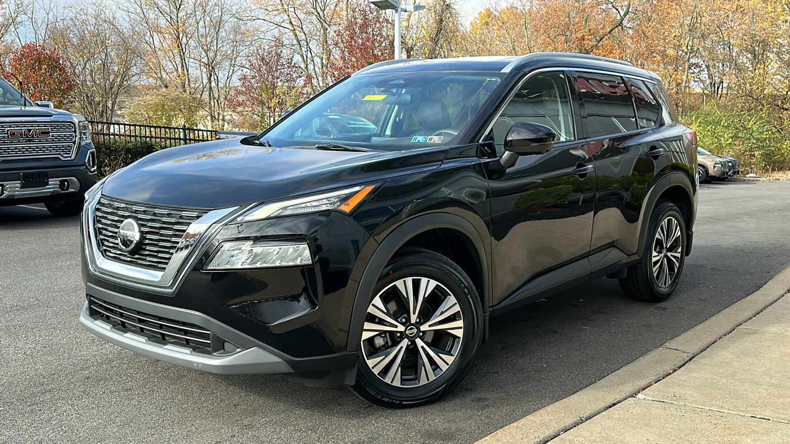 2021 Nissan Rogue SV 1