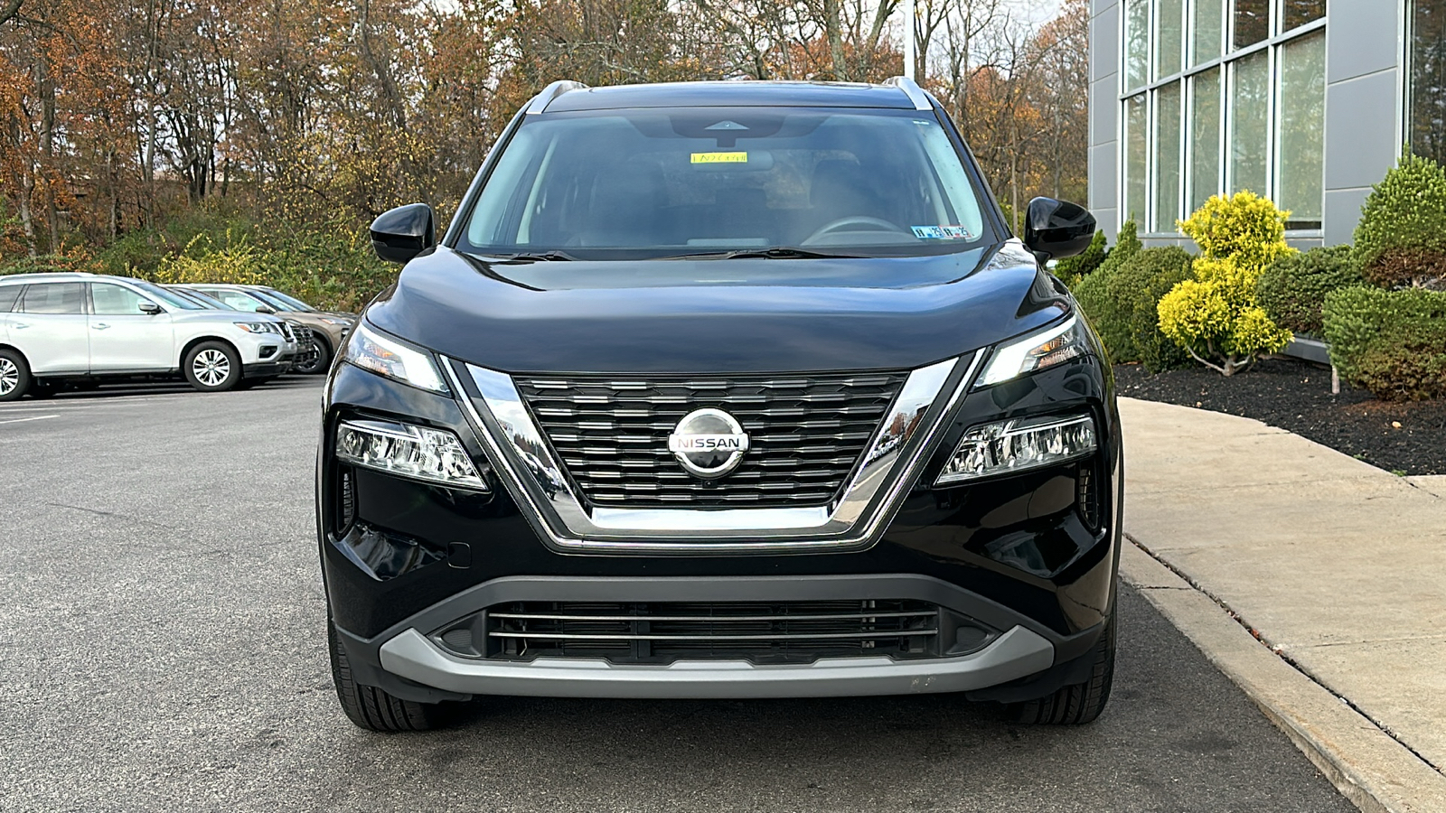 2021 Nissan Rogue SV 3