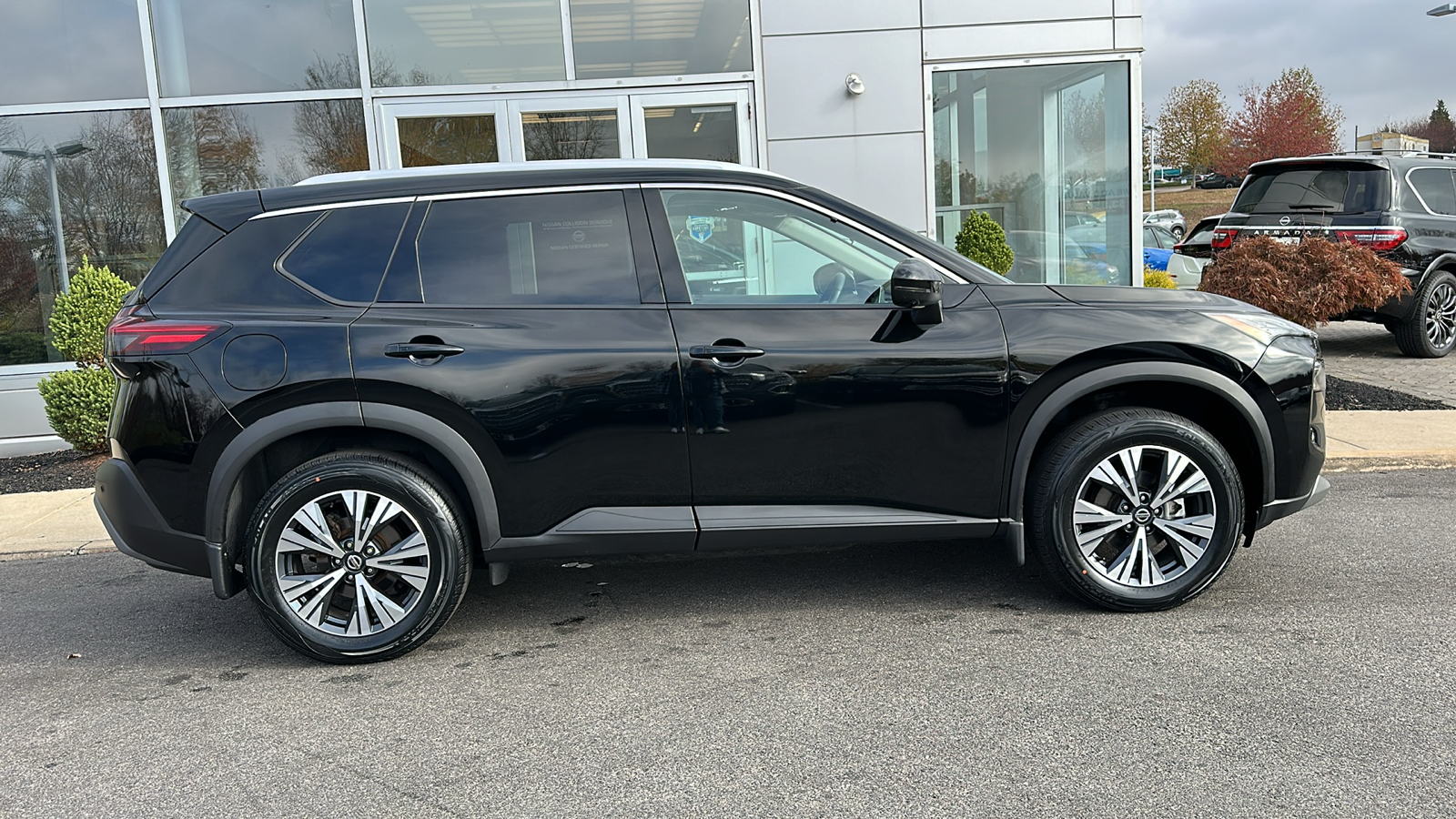 2021 Nissan Rogue SV 27