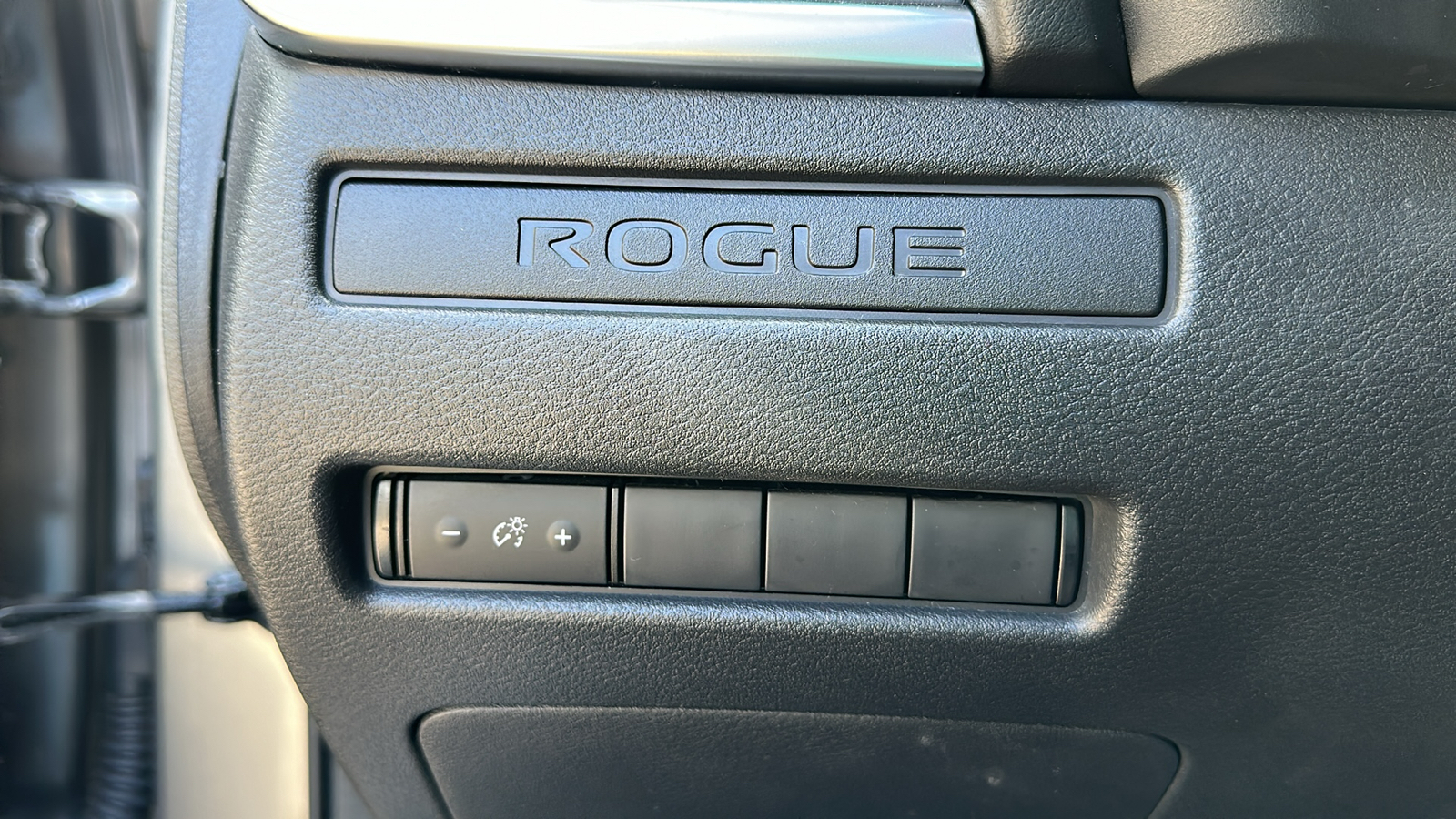 2021 Nissan Rogue S 13