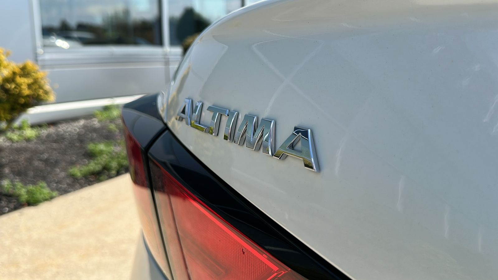 2022 Nissan Altima 2.5 SR 11