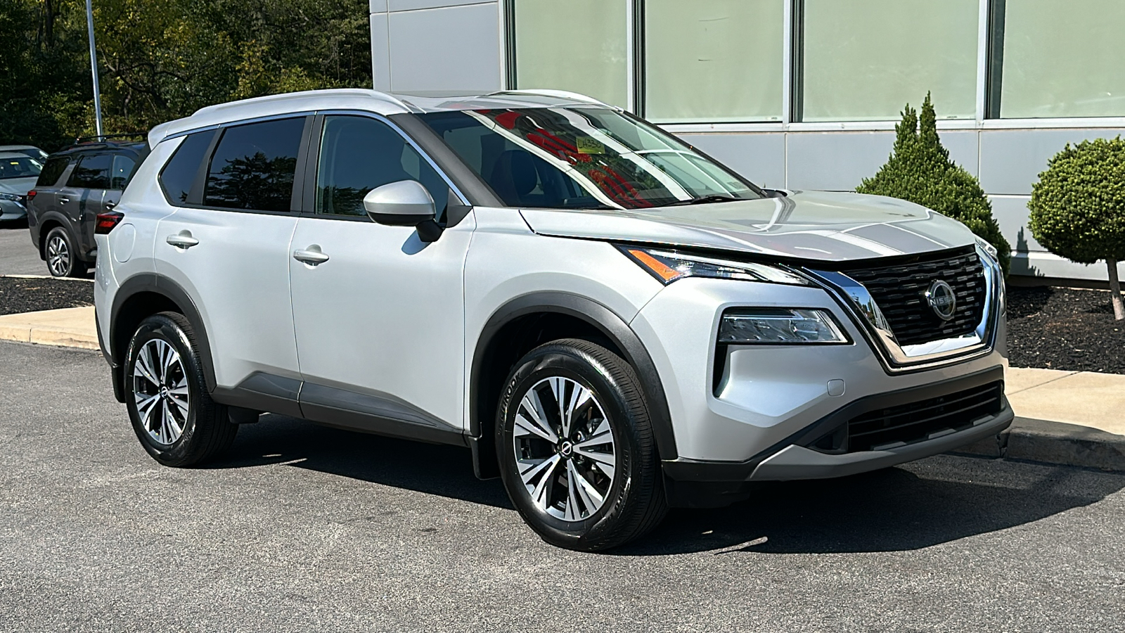 2023 Nissan Rogue SV 2