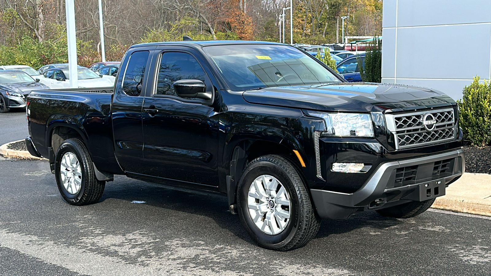 2022 Nissan Frontier SV 2