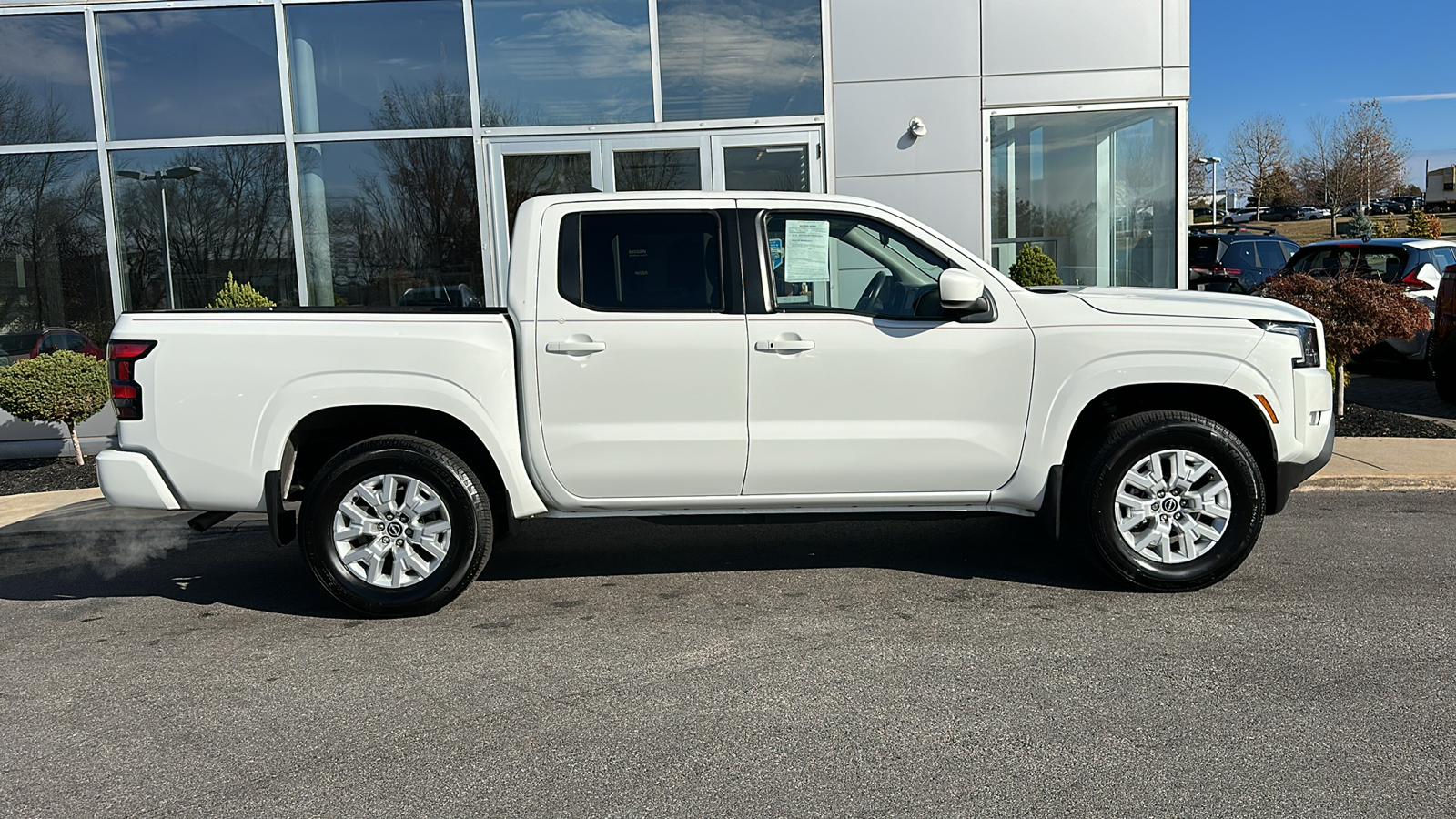 2023 Nissan Frontier SV 28