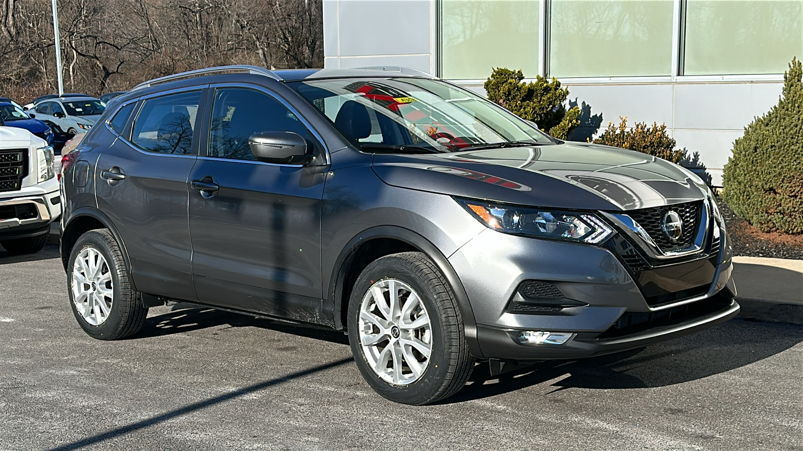 2022 Nissan Rogue Sport SV 2