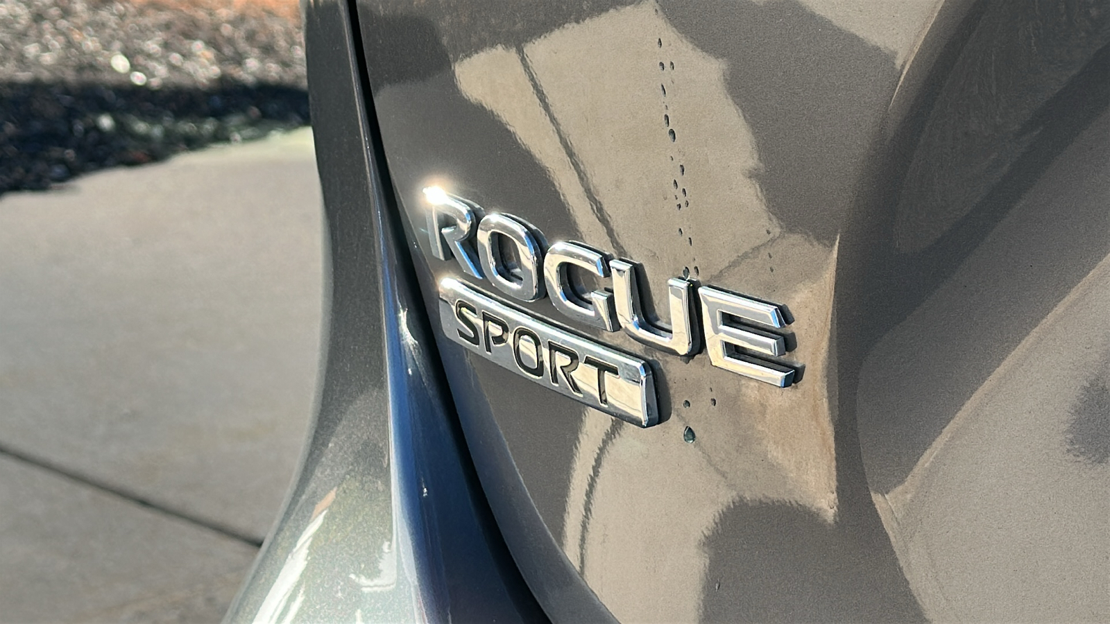 2022 Nissan Rogue Sport SV 11