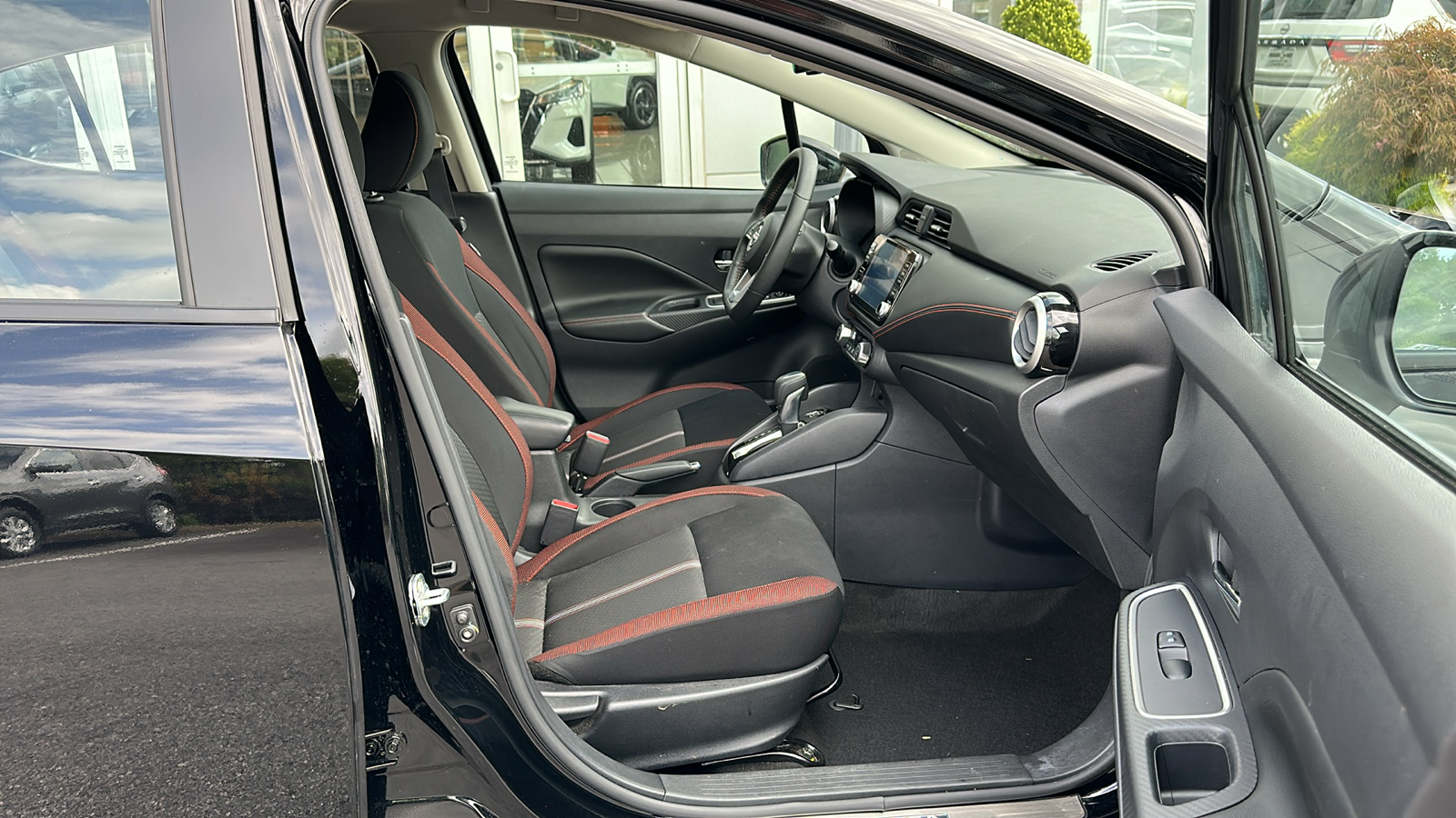 2023 Nissan Versa SR 22