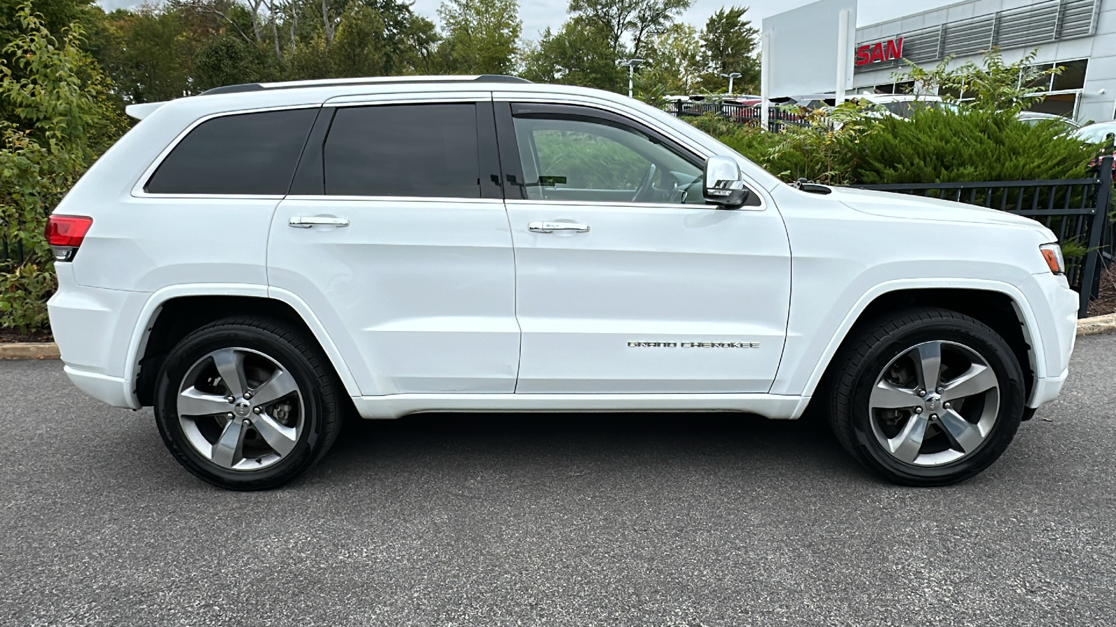 2014 Jeep Grand Cherokee Overland 29