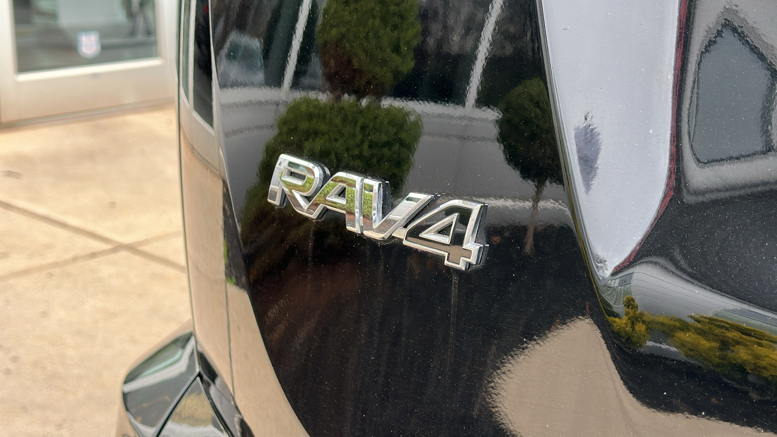 2016 Toyota RAV4 SE 11