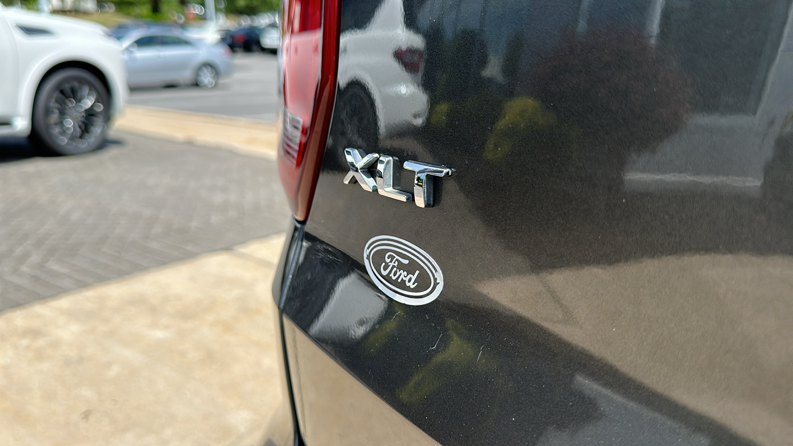 2016 Ford Explorer XLT 11