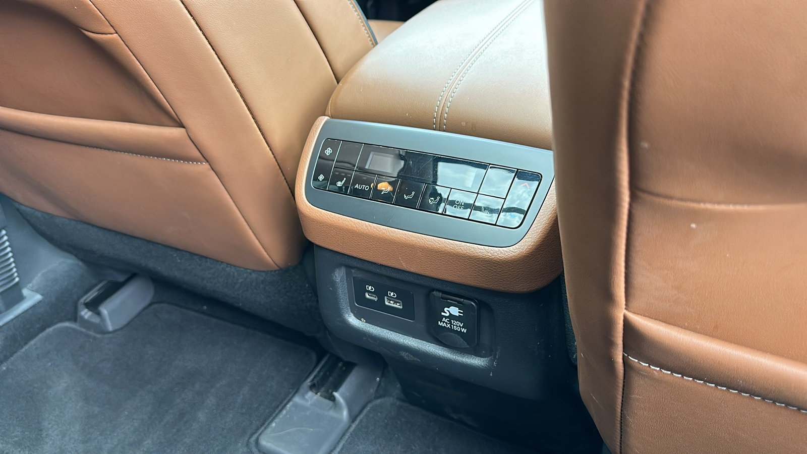 2022 Nissan Pathfinder Platinum 28