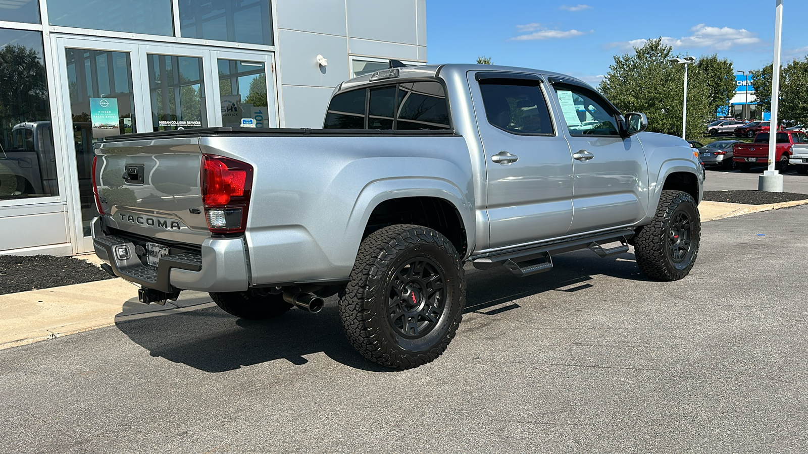 2023 Toyota Tacoma 4WD SR 9