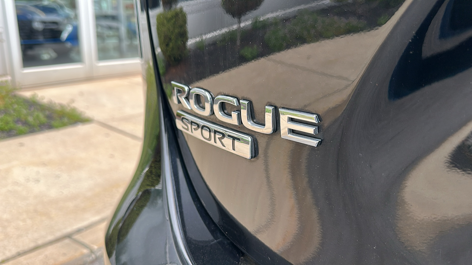 2021 Nissan Rogue Sport S 10