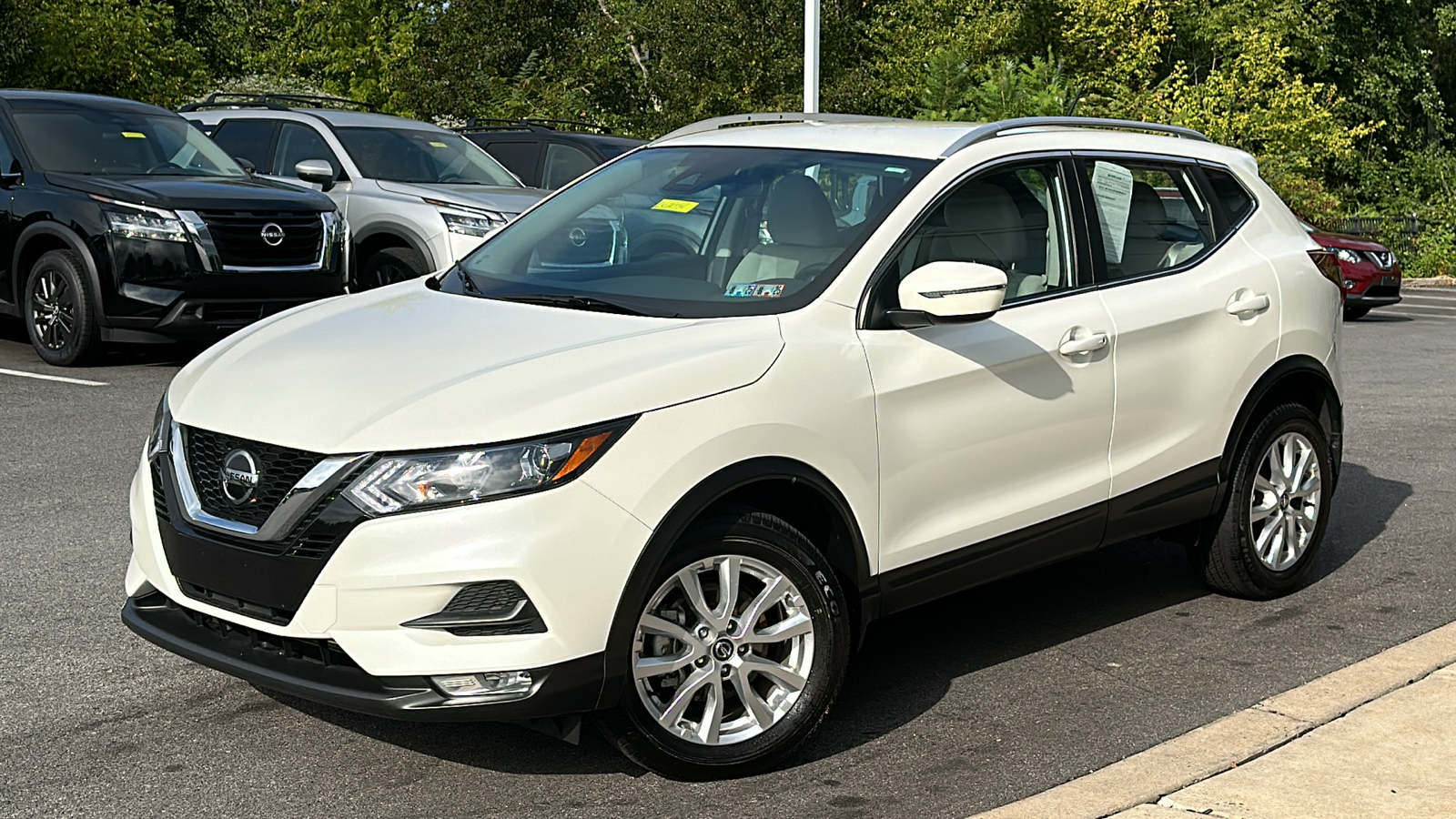 2021 Nissan Rogue Sport SV 1