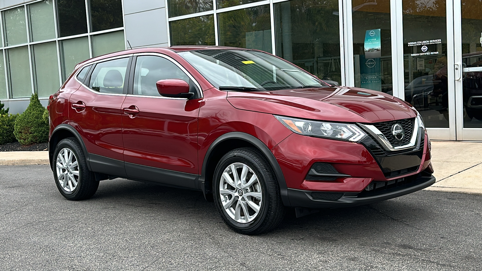 2021 Nissan Rogue Sport S 2