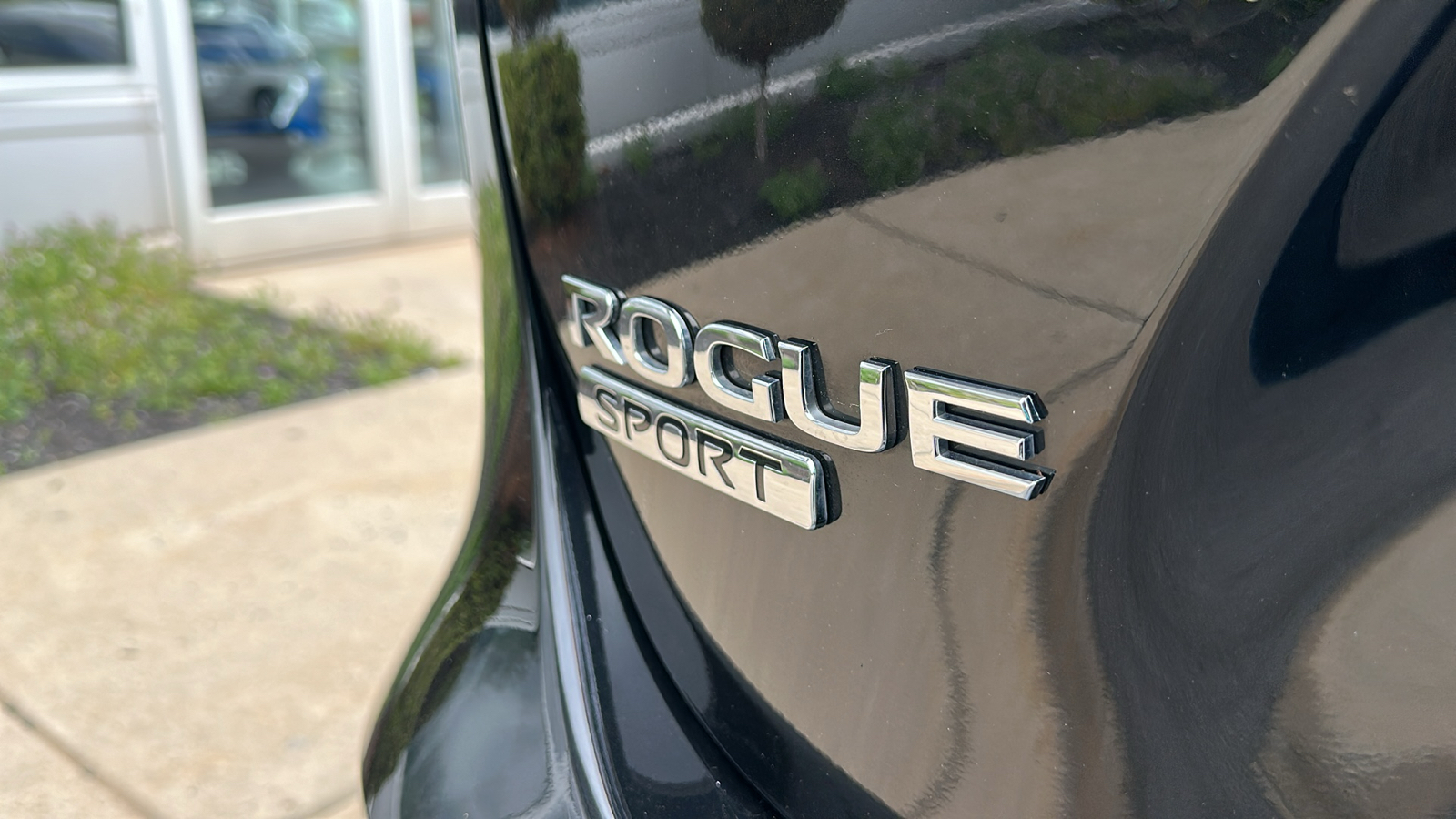 2021 Nissan Rogue Sport SL 10