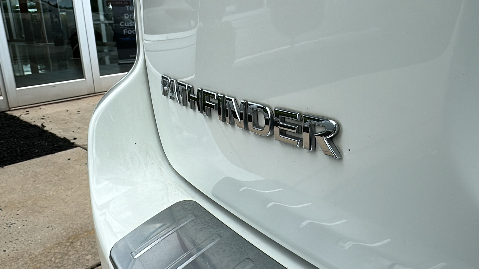 2020 Nissan Pathfinder S 10