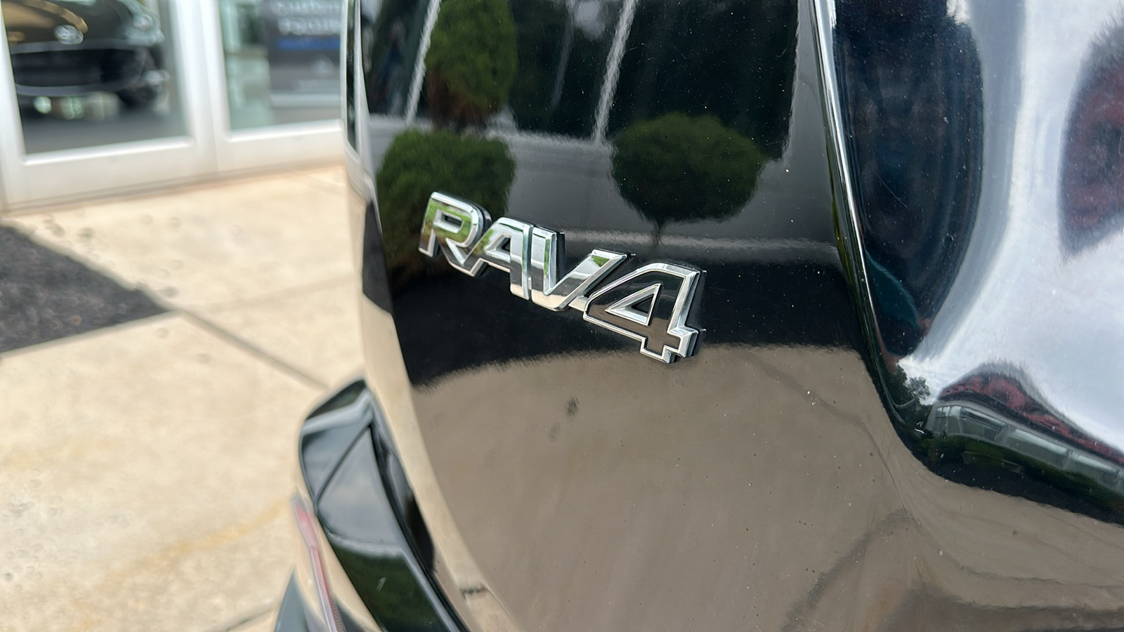 2016 Toyota RAV4 XLE 11