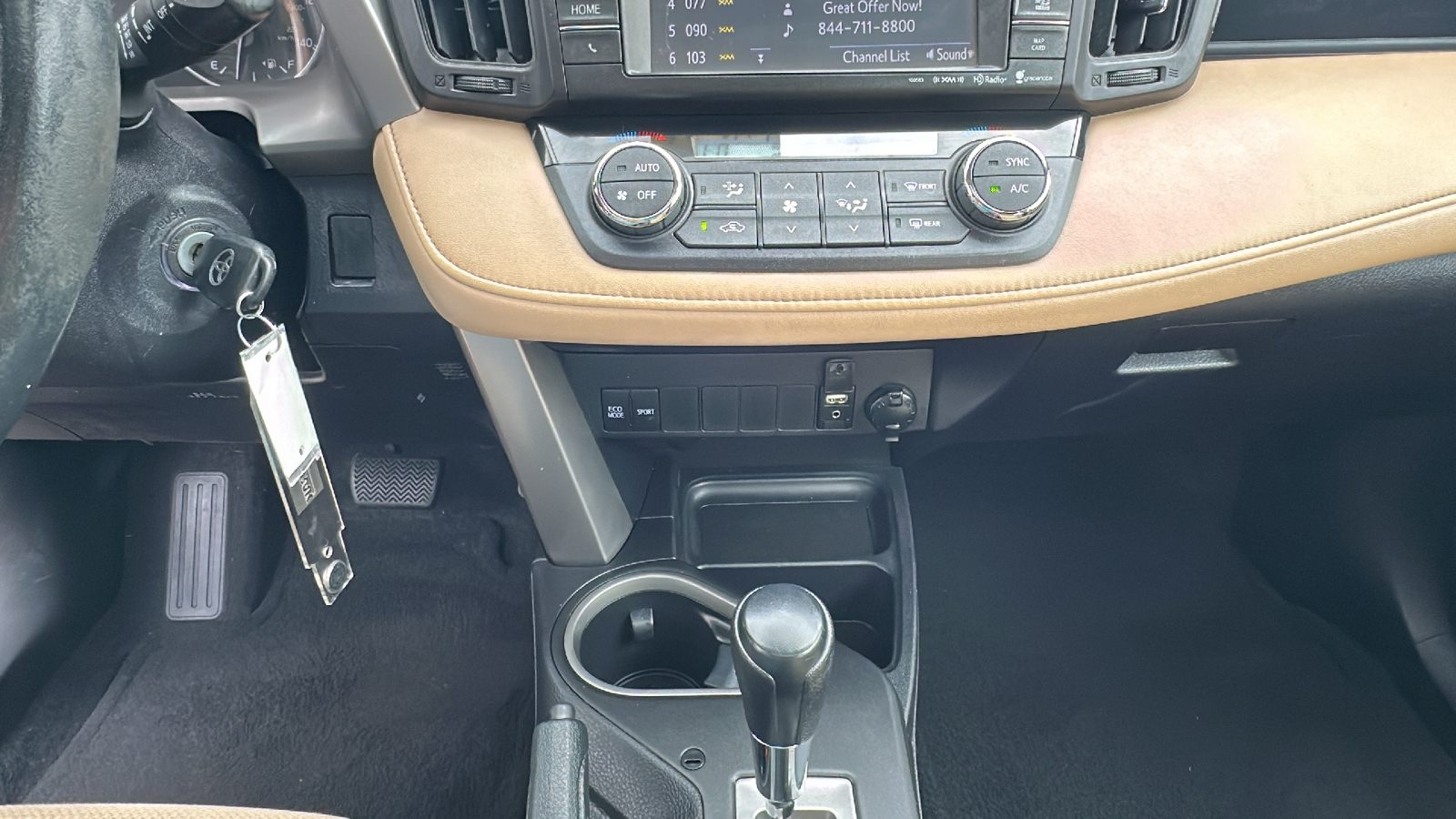 2016 Toyota RAV4 XLE 23
