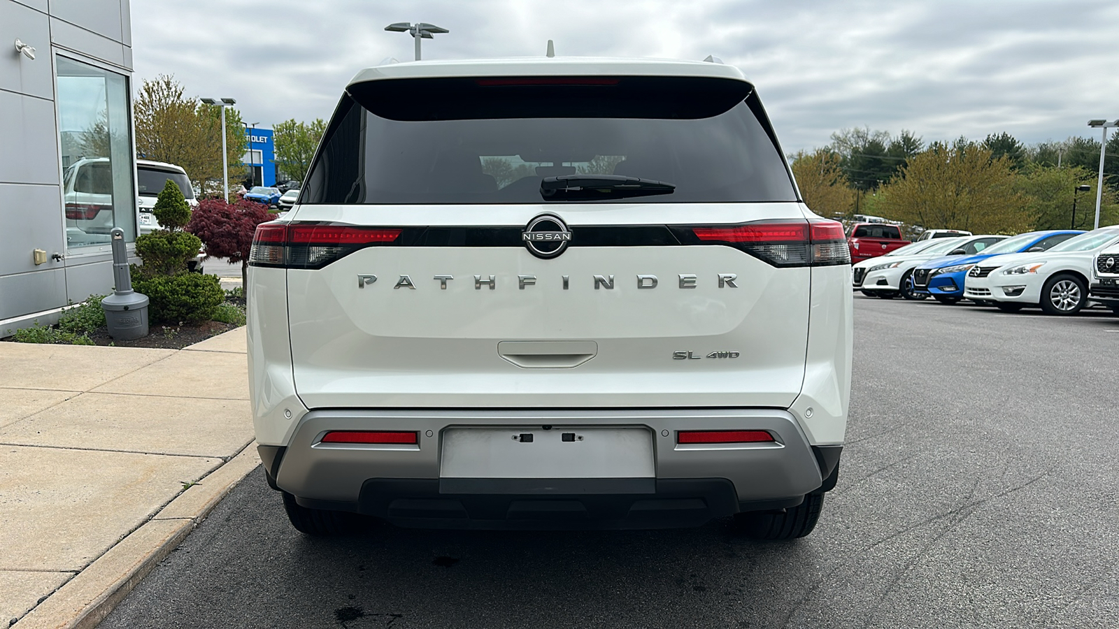 2023 Nissan Pathfinder SL 5