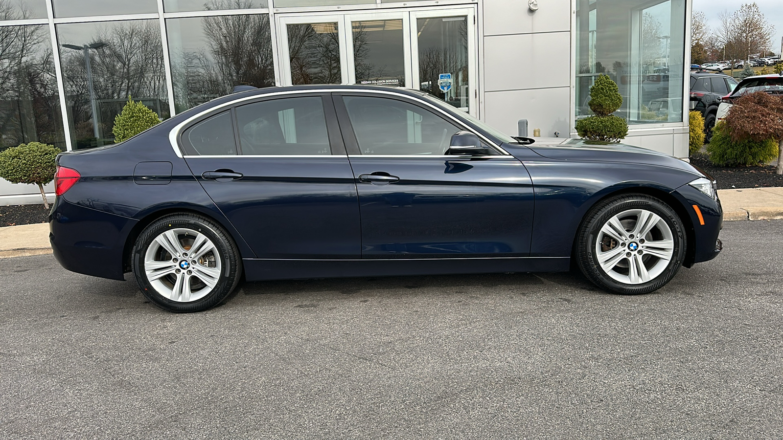 2017 BMW 3 Series 330i xDrive 28