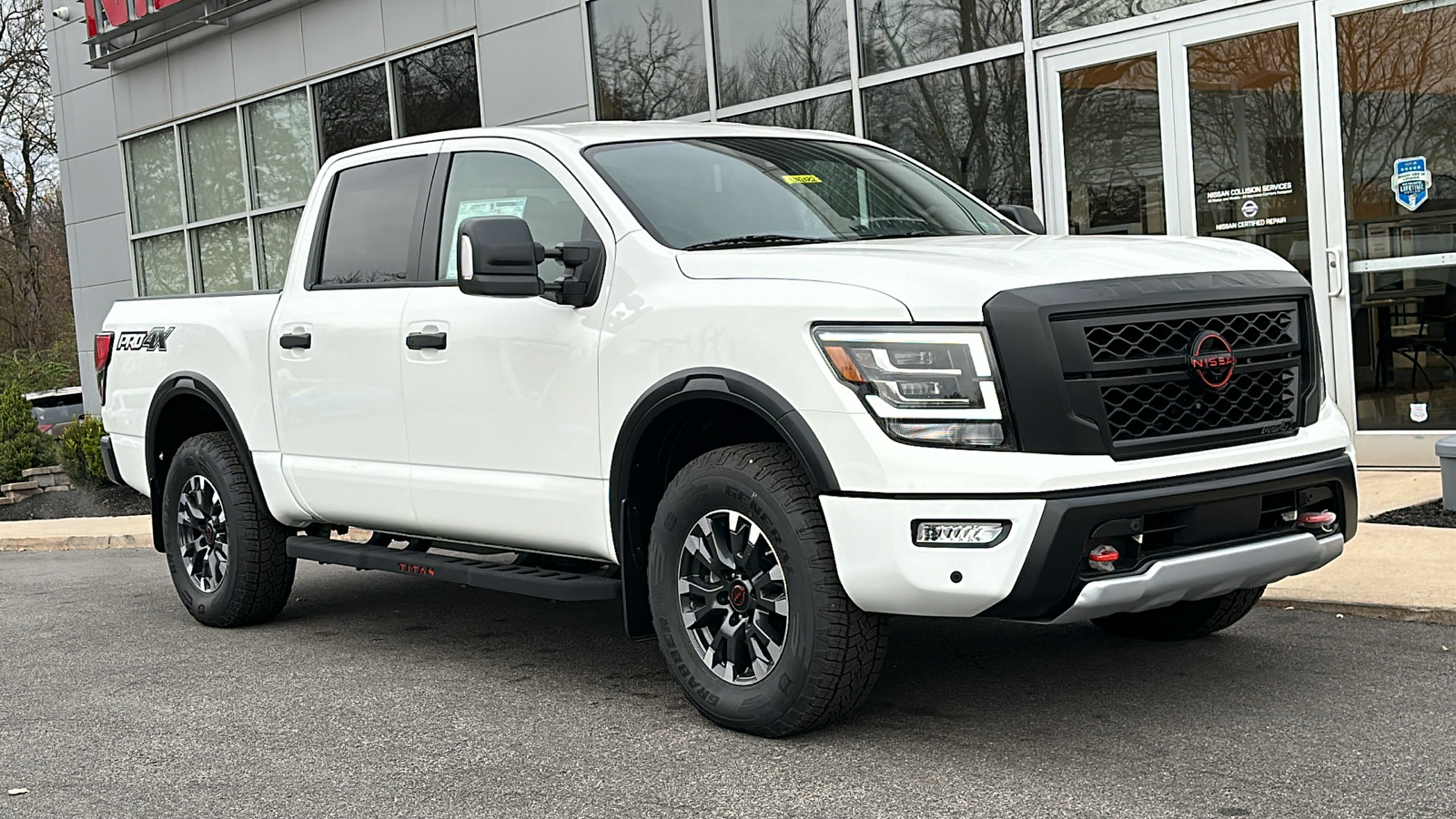 2024 Nissan Titan PRO-4X 2