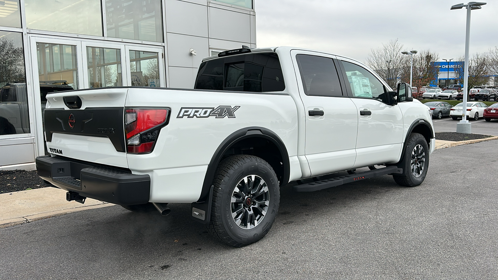 2024 Nissan Titan PRO-4X 5