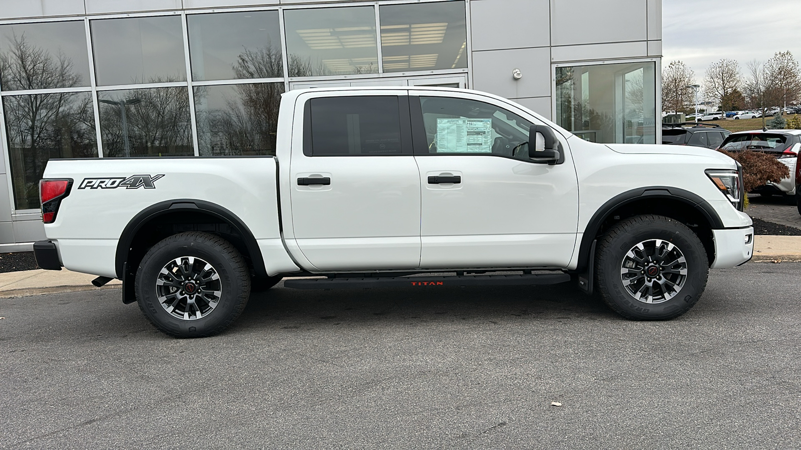 2024 Nissan Titan PRO-4X 12