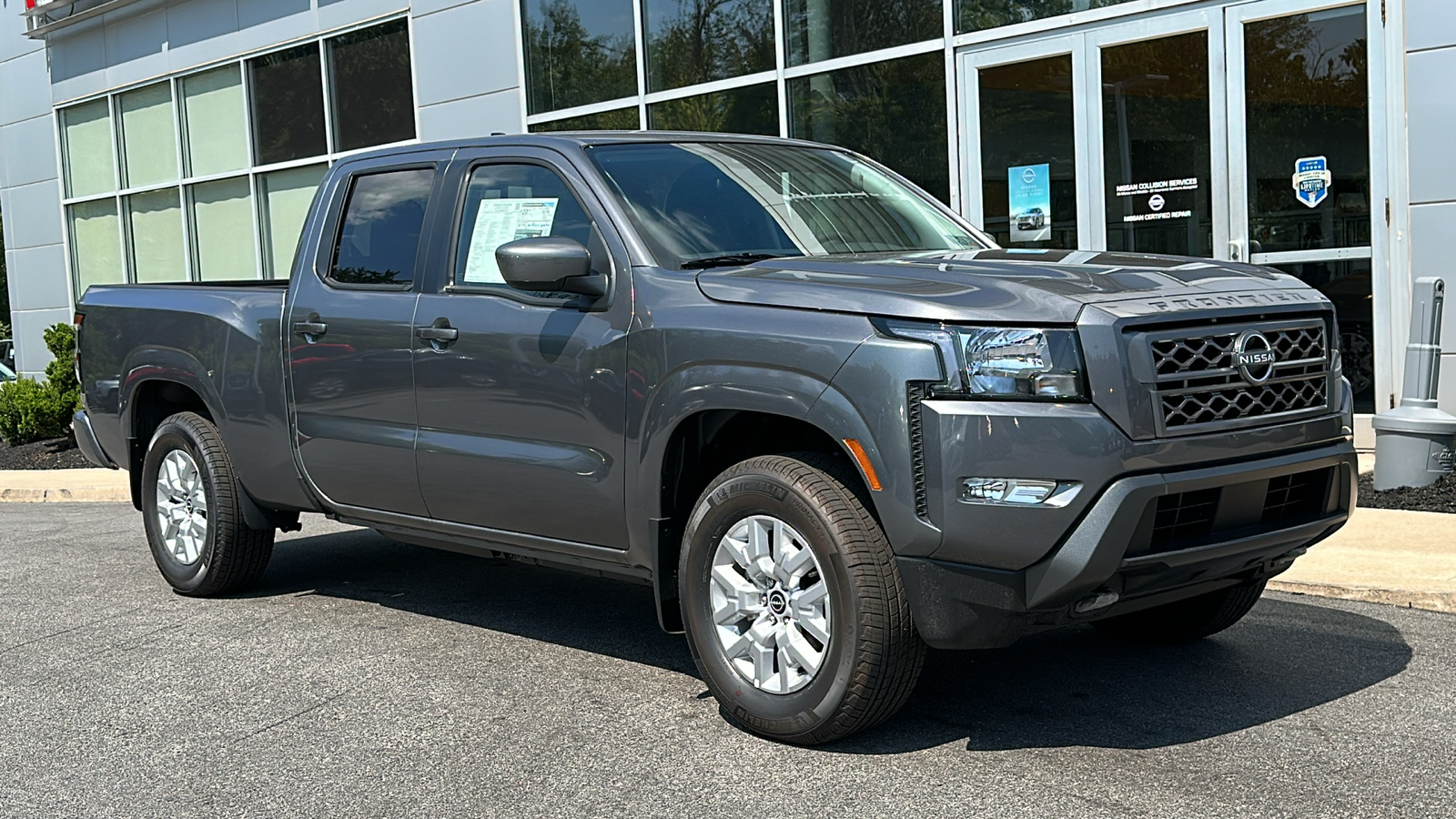 2024 Nissan Frontier SV 2