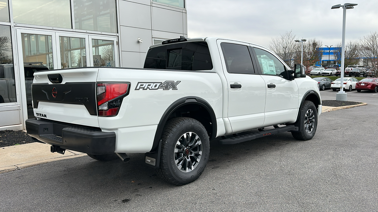 2024 Nissan Titan PRO-4X 5