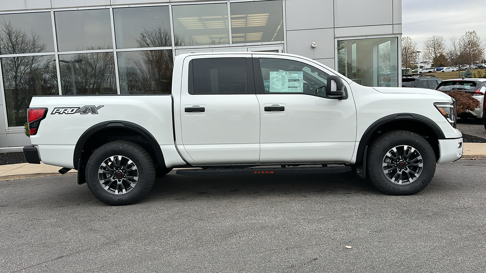 2024 Nissan Titan PRO-4X 12