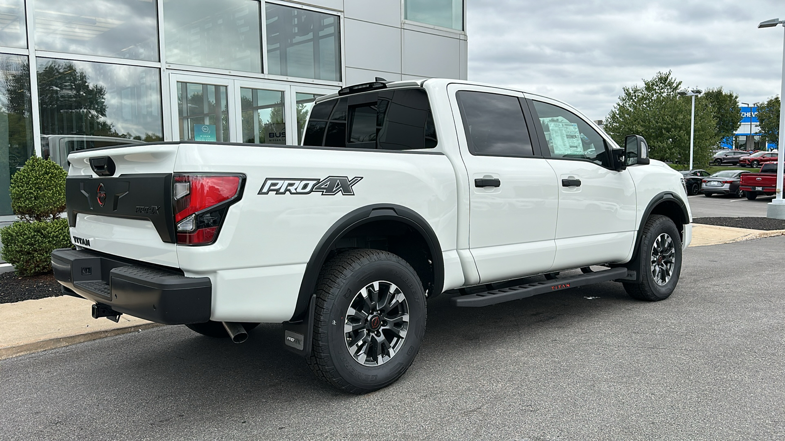 2024 Nissan Titan PRO-4X 5